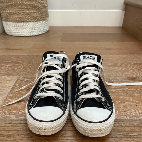 CONVERSE Chuck Taylor All Star Black Low Top Shoes - size 9.5